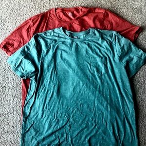 TWO men’s XXL GAP t shirts turquoise / teal / red